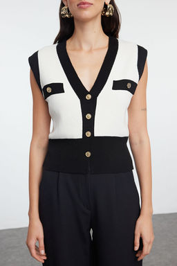 TRENDYOLMILLA Ekru Cep Detayl? V Yaka Fitted Yelek TWOAW25YE00029  фото 8