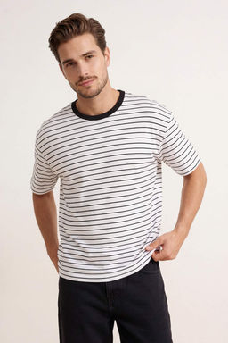 Beyaz Oversize/Genis Kesim Cizgili Ottoman T-Shirt TMNSS26TS00008