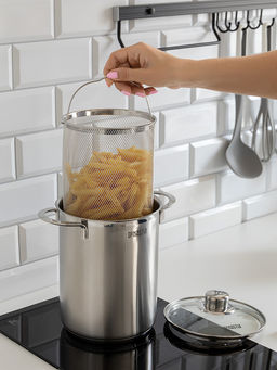 Кастрюля с крышкой и сеткой 4,2л серый нержавеющая сталь