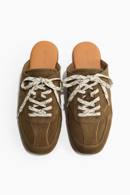 Mules de ante estilo deportivas