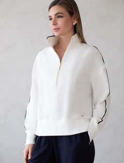 D49.086 Джемпер женский белый