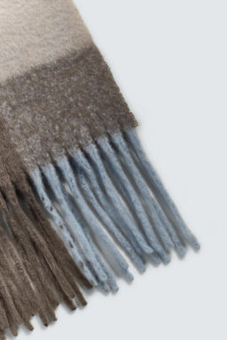 CHECK SCARF WITH FRINGING - Zara фото 4