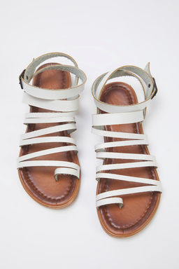 Trendyol Shoes Beyaz Bilekten Baglama Detayl? Parmak Aras? Kad?n Sandalet TAKSS25SD00036