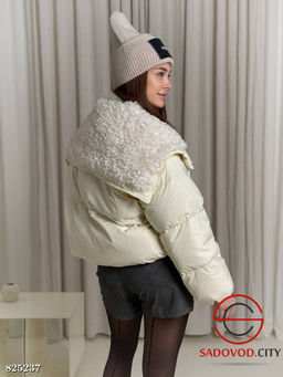 Куртка женская с меховым воротником