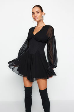 Trendyolmilla Siyah A-Kesim Dokuma Sifon K?sa Elbise TPRAW24EL00040