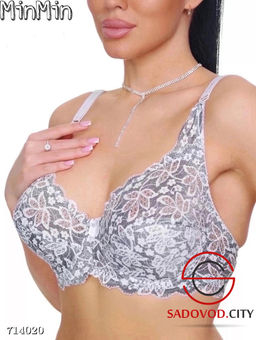 Женский бюстгальтер с поролоном на косточках