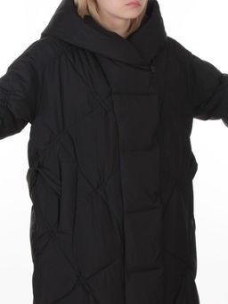 8870 BLACK Пальто зимнее женское оверсайз (200 гр. холлофайбер)