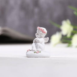 Цена за 2 шт. Фигурка полистоун «Ангелок сидит на сердце в венке из роз», 3.5×3×4 см, МИКС