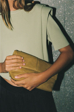 BOLSO SOBRE ACOLCHADO / Verde Caqui
