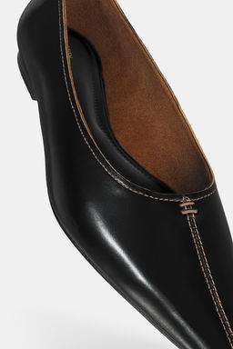 LEATHER BALLET FLATS WITH TOPSTITCHING - Zara фото 3