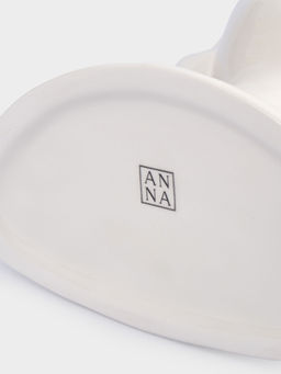 Ваза для цветов, 30 см, керамика, молочная, Женщина с тюльпанами, Tulip - Anna lafarg фото 7