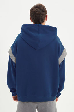 Indigo Oversize/Genis Kesim Kapusonlu Reflektor Detayl? Ici Polarl? Sweatshirt TMNSS20SW0205 - Trendyolmilla фото 3