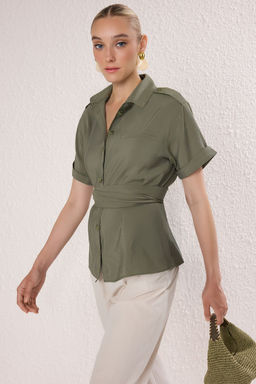 Trendyolmilla Haki Beli Kusak Detayl? Fitted Gomlek TWOSS25GO00166 фото 3