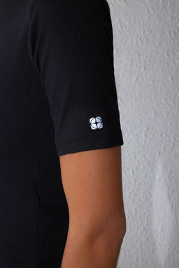 Siyah Kolda Reflektor Bask?l? Dar Kal?p Fitilli Orme Spor Ust/Bluz THMSS25BZ00003 - Trendyolmilla фото 4