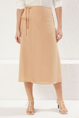 TRENDYOLMILLA Koyu Bej Yandan Bagc?k Detayl? Keten Gorunumlu Maxi Boy Dokuma Etek TWOSS25ET00083 фото 4