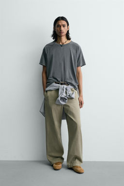 PANTAL?N CHINO WIDE FIT / Verde gris