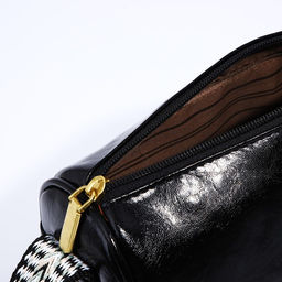 Сумка женская кросс-боди на молнии, 22×9×14 см, чёрная