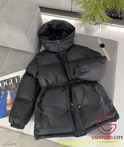 Куртка с капюшоном и регулируемой талией