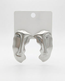 Стильные серьги