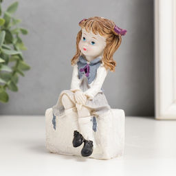 Фигурка полистоун «Малышка на чемодане», 10.5×5.5×6 см, МИКС