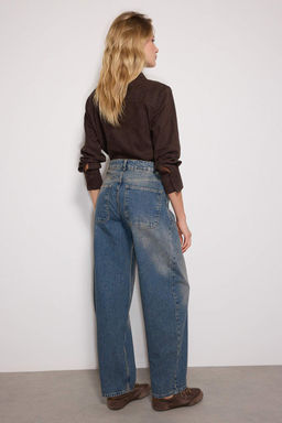 TRENDYOLMILLA Koyu Mavi Soluk Efektli Vintage Dusuk Bel Skater Jeans TWOSS24JE00052  фото 12