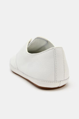 ZAPATILLA PIEL BLUCHER / Blanco