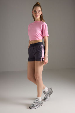 Trendyolmilla Antrasit Kontrast Serit ve Fiyonk Detayl? K?sa Esnek Orme Sort & Bermuda TWOSS25SR00188