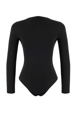 Siyah Aksesuar Detayl? V Yaka Vucuda Oturan Esnek Orme Alttan C?tc?tl? Body TWOAW26BD00002
