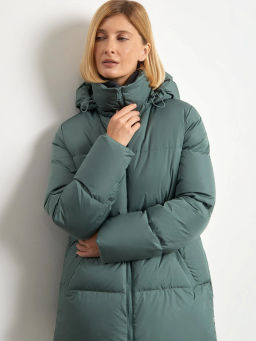 Пуховик с капюшоном - Emka фото 3