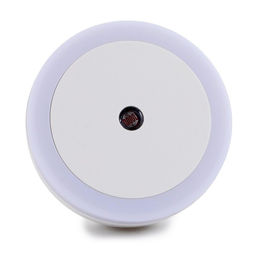 Цена за 2 шт. Ночник «Круг» LED реагирует на темноту, белый 6.5×6.5×5 см RISALUX