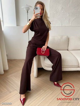 Женский костюм (блузка и штаны)
