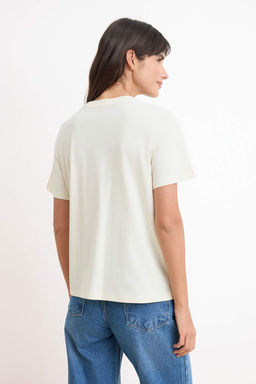 Ekru Regular/Normal Kal?p K?sa Kollu %100 Pamuk Yumusak Orme T-Shirt TWOSS26TS00131