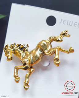 Брошка женская с символом года