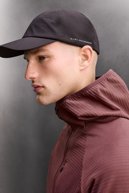 GORRA T?CNICA SHELL / Negro - Zara фото 2