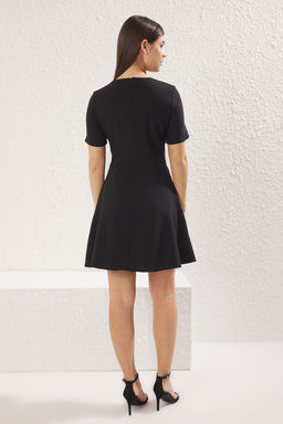 Siyah Etegi Belden Ac?lan Fiyonklu Mini Dokuma Elbise TWOSS25EL00272 - Trendyolmilla фото 5