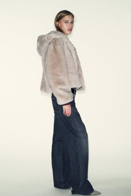 SHORT FAUX FUR HOODED COAT