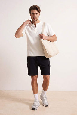 Siyah Regular Fit Kargo Cepli Dokulu _ort & Bermuda TMNSS26SR00021