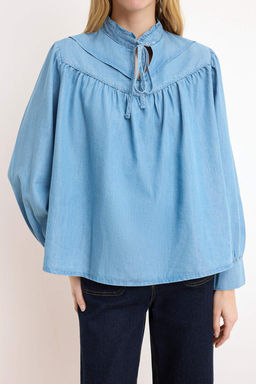 Mavi %100 Tencel Yakas? Baglama Detayl? Relaxed Fit Denim Bluz TWOSS26BZ00062 - Trendyolmilla фото 3