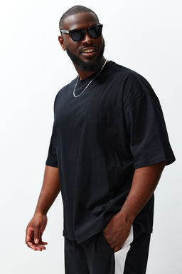 Buyuk Beden Siyah Oversize/Genis Kesim Rahat Basic %100 Pamuklu T-Shirt TMNSS23TS00139