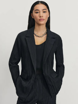 Жакет свободного кроя из жатой ткани / Zarina