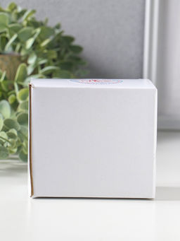 Фигурка полистоун «Девочка с большим бантом в волосах, держит сердце», 4.7×3×9 см