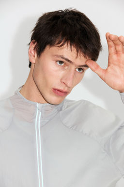 Chaqueta de running ligera resistente al agua - H&m фото 4