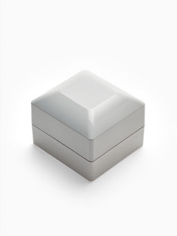 Футляр для 2 колец с подсветкой «Романтика»,6×6×5 см, белый