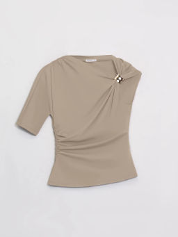 Топ с декоративным узлом / Zarina