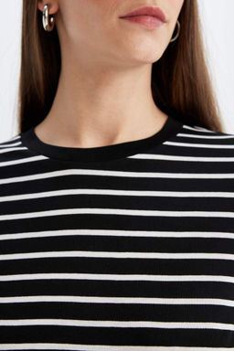 Женская повседневная полосатая футболка обычного кроя с круглым вырезом и длинными рукавами - Defacto фото 5