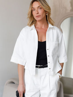 Укороченная рубашка с карманом из облегченного денима