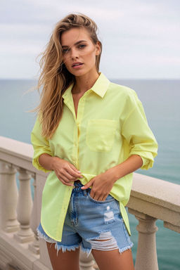 TRENDYOLMILLA Beyaz Tek Cepli Boyfriend/Genis Kal?p Pamuklu Dokuma Gomlek TWOAW20GO0115