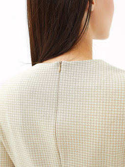 Платье женское коричневое с паттерном лапка кофейная лапка 152548 - Mark formelle фото 5