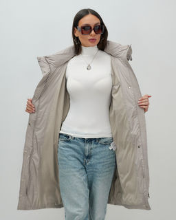 Пальто зимнее утепленное с капюшоном женское бежевого цвета 7618B