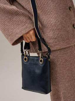 Сумка кожаная кросс-боди Deboro 30347 синие чернила/фавола